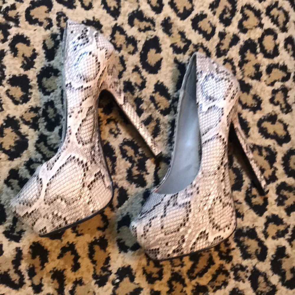 Snake Print Pumps Size 9